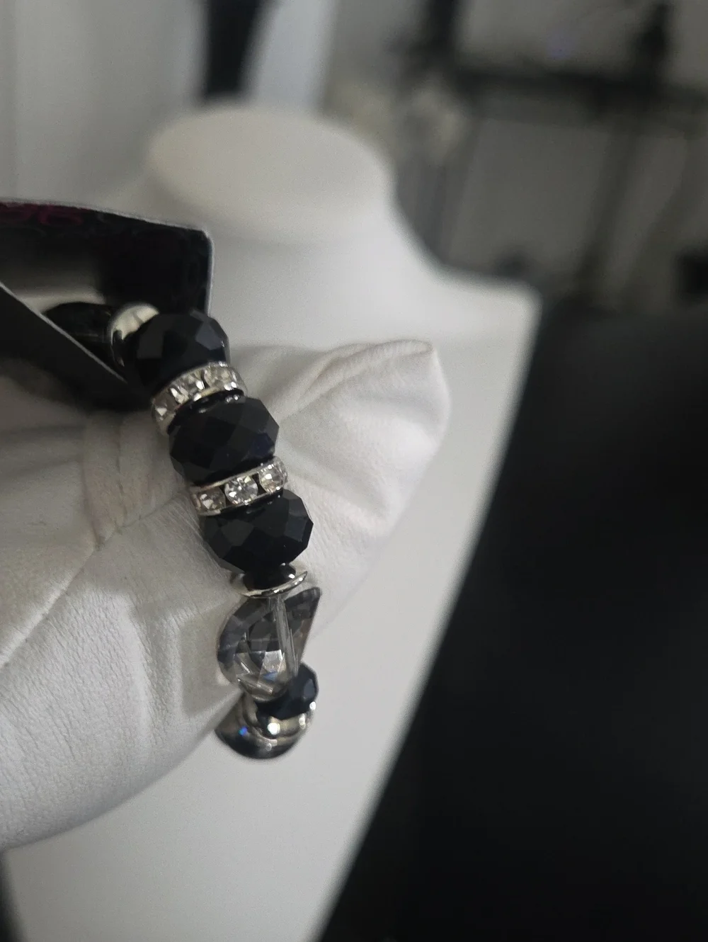 Paparazzi Treat Yourself Black Bracelet NWT